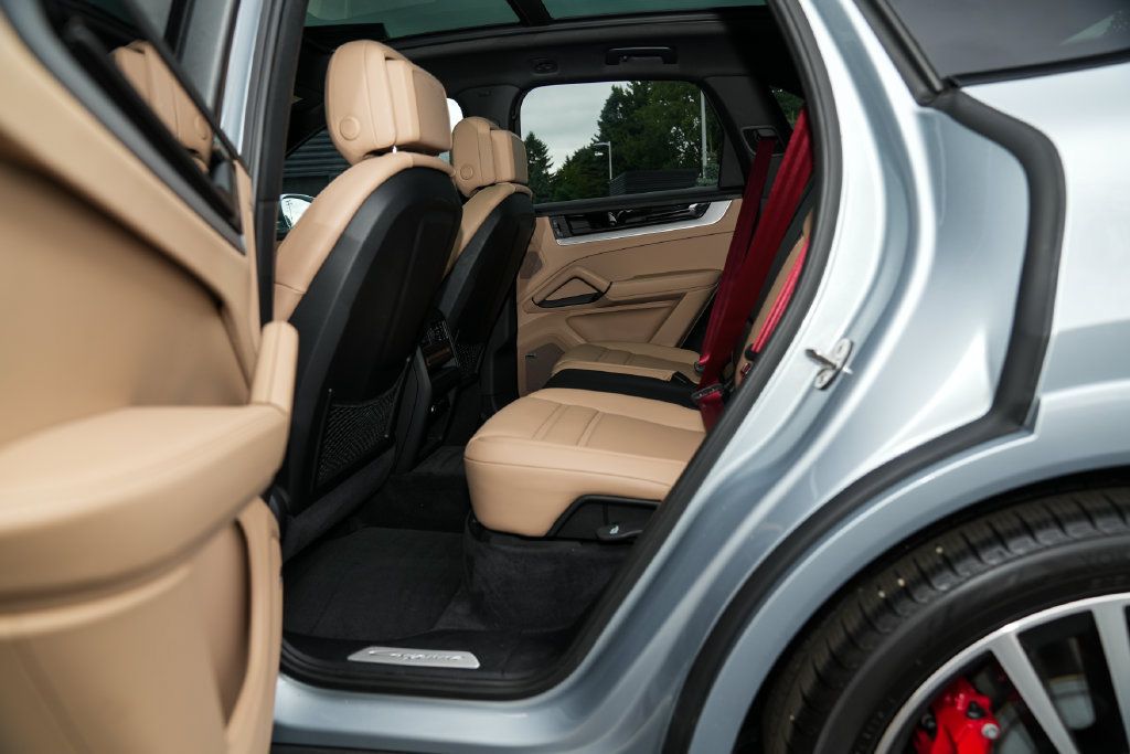 Certified 2024 Porsche Cayenne S AWD/4WD image 27