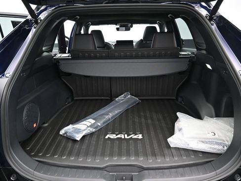 Certified 2025 Toyota RAV4 XSE image 33