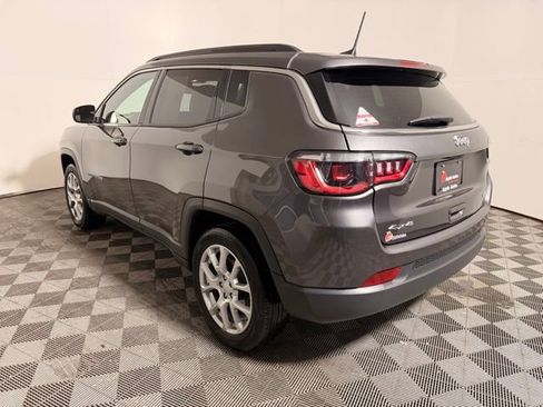 Used 2023 Jeep Compass Latitude image 7