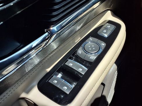 Used 2022 Lincoln Corsair FWD w/ Equipment Group 101A image 16