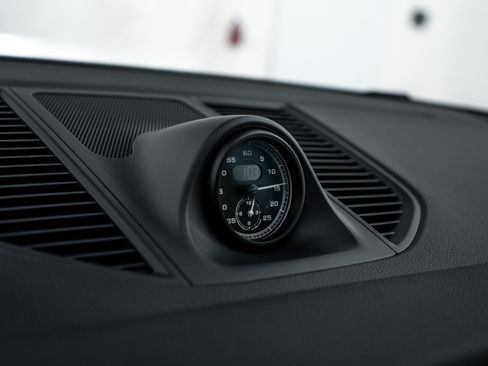 Certified 2026 Porsche Macan image 16