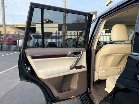 Used 2018 Lexus GX 460 image 21