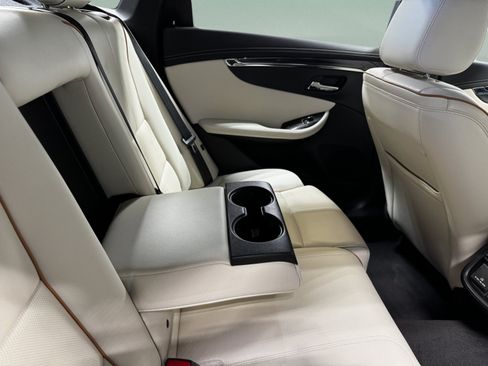 Used 2018 Chevrolet Impala Premier FWD image 34