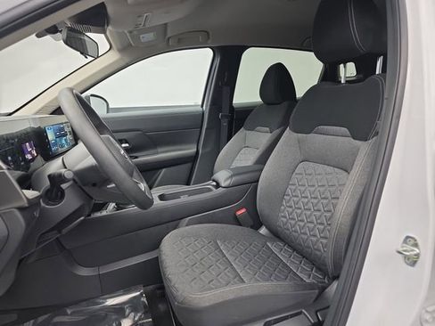 Used 2025 Nissan Kicks SV image 22