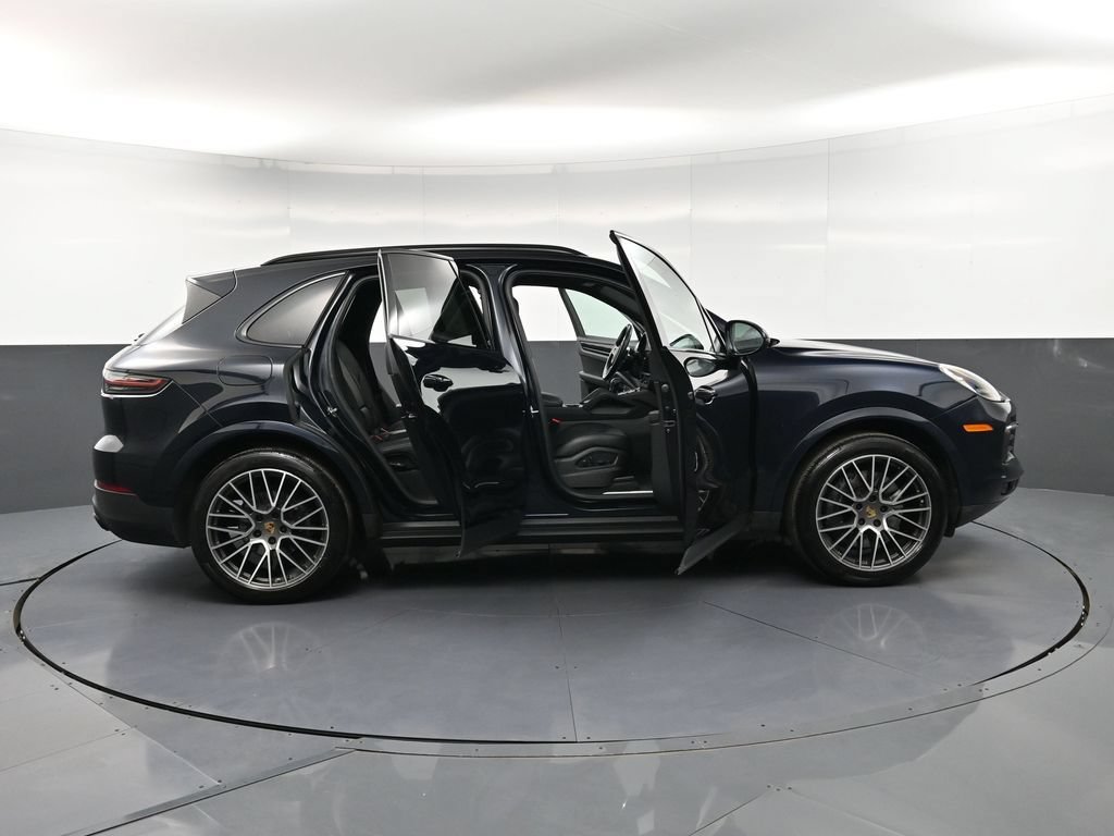 Certified 2022 Porsche Cayenne AWD/4WD image 36