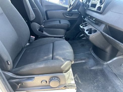 Used 2019 Mercedes-Benz Sprinter 144 image 12
