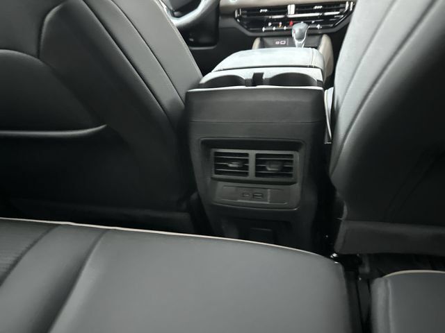 Used 2024 GMC Canyon Denali AWD/4WD image 24