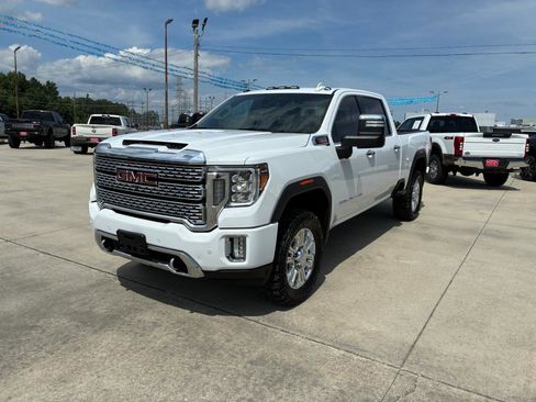 Used 2022 GMC Sierra 2500 Denali AWD/4WD image 2