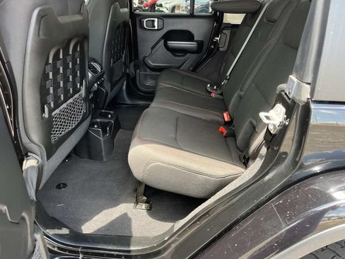 Used 2021 Jeep Wrangler Unlimited Rubicon AWD/4WD image 18