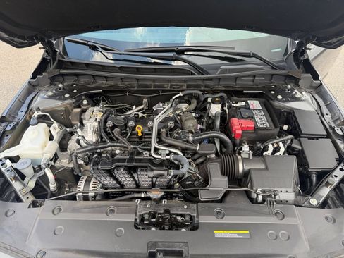 Used 2025 Nissan Altima 2.5 SV FWD image 32