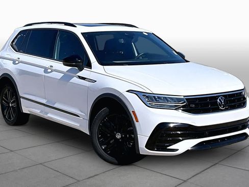 Used 2022 Volkswagen Tiguan SE R-Line FWD image 2