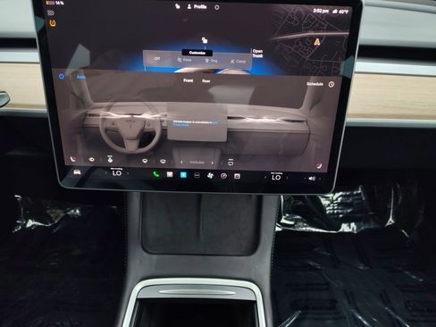 Used 2023 Tesla Model 3 Standard Range image 4