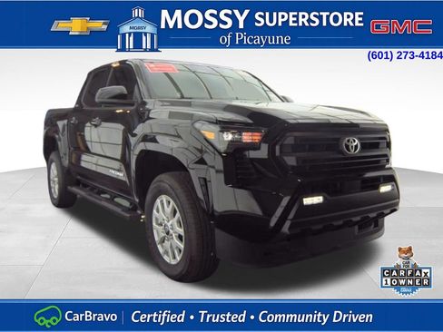 Used 2025 Toyota Tacoma SR5 RWD image 4