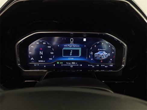 Certified 2023 Chevrolet Silverado 1500 High Country w/ Technology Package image 13