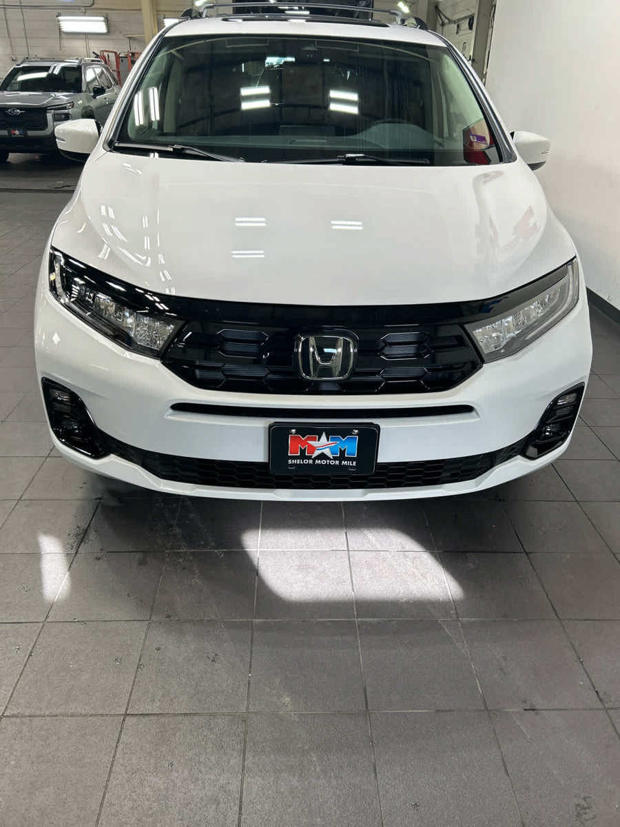 New 2027 Honda Odyssey Elite image 3