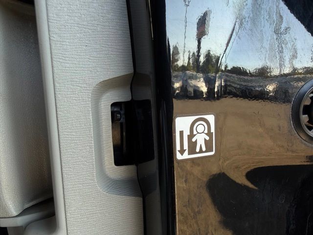 Used 2014 Toyota Sienna XLE FWD image 41