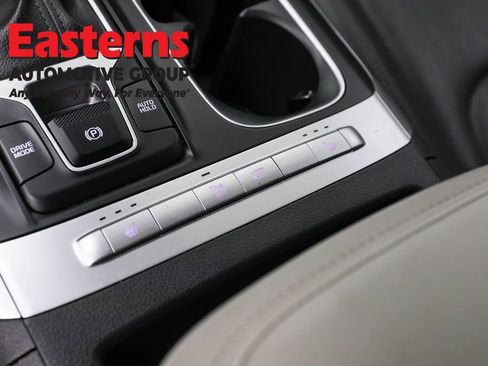 Used 2024 Kia Carnival LX image 21