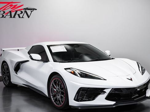 Used 2025 Chevrolet Corvette Stingray Preferred Conv w/ Z51 Performance Package RWD image 15