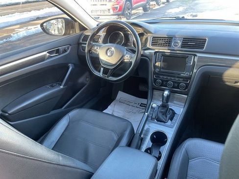 Used 2017 Volkswagen Passat 1.8T SE image 13
