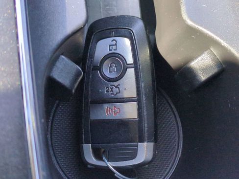 Used 2018 Ford Fusion SE w/ Equipment Group 201A image 28