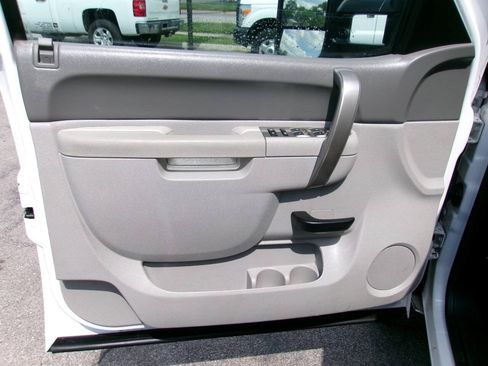 Used 2013 Chevrolet Silverado 2500 W/T AWD/4WD image 15
