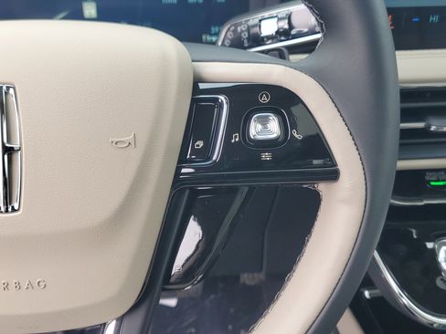 New 2026 Lincoln Corsair Premiere image 18