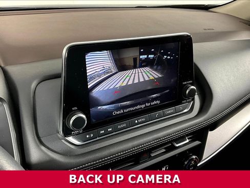 Used 2023 Nissan Rogue SV image 12