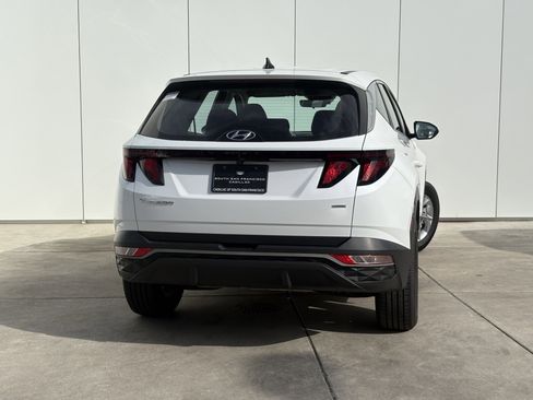 Used 2022 Hyundai Tucson SE w/ Cargo Package image 6