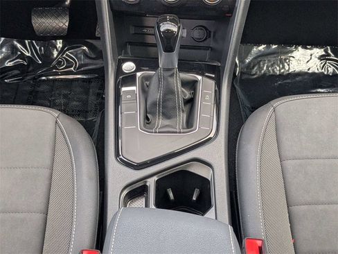 Used 2024 Volkswagen Taos SE image 19