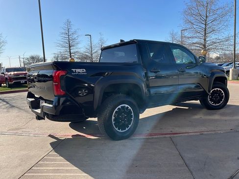 Used 2025 Toyota Tacoma TRD Off-Road image 6