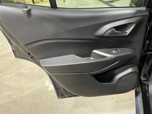 Used 2025 Chevrolet Trax ACTIV w/ Sunroof Package image 27