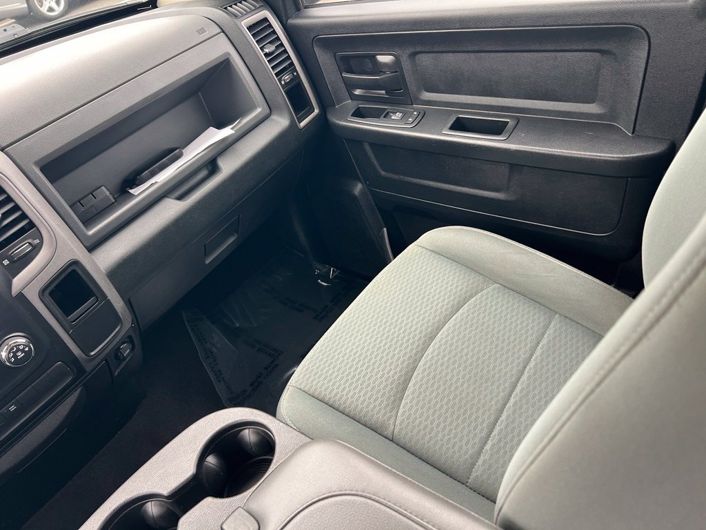 Used 2016 RAM 1500 Express RWD image 10