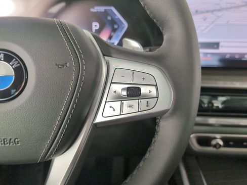 Used 2026 BMW X7 xDrive40i w/ Premium Package image 25