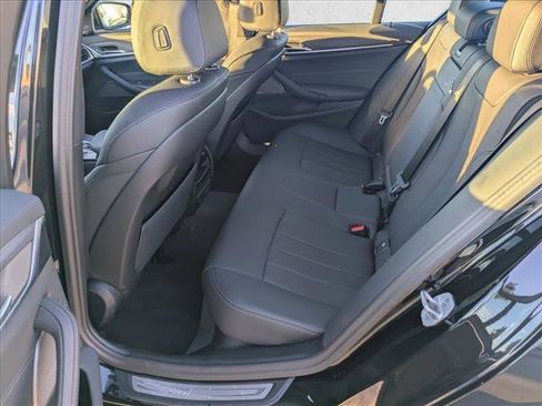 Certified 2023 BMW 530e w/ Premium Package image 19