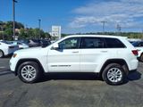 Certified 2022 Jeep Grand Cherokee Laredo E image 2