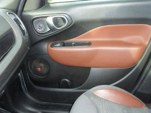 Used 2014 FIAT 500L Trekking w/ Popular Equipment Group image 25