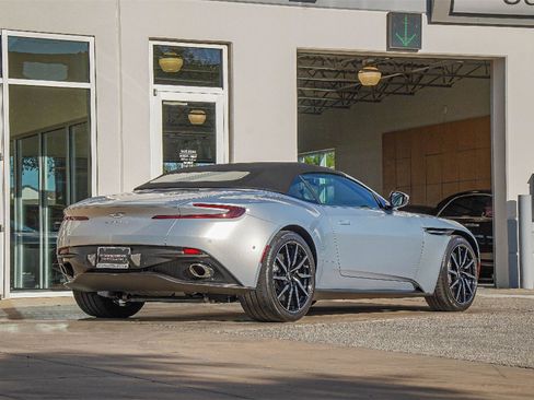 Used 2020 Aston Martin DB11 Volante image 19