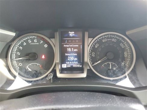 Used 2022 Toyota Tacoma 2WD Double Cab image 24