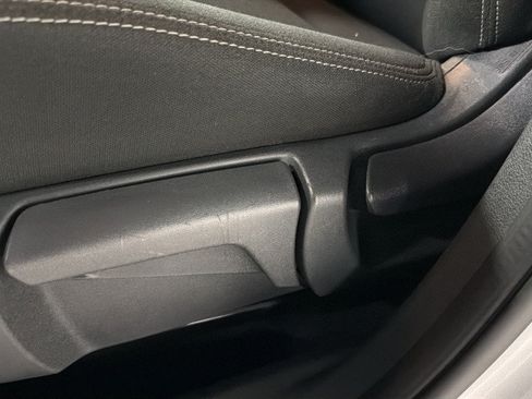 Used 2024 Nissan Rogue S FWD image 17