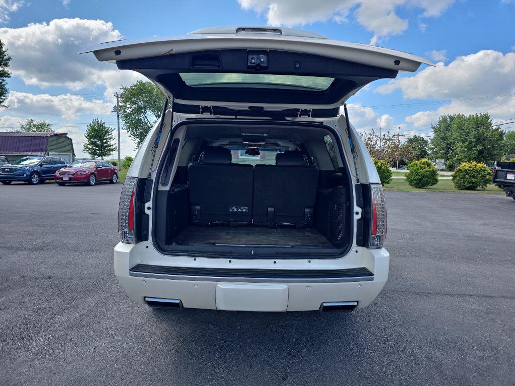 Used 2012 Cadillac Escalade ESV Luxury AWD/4WD image 10