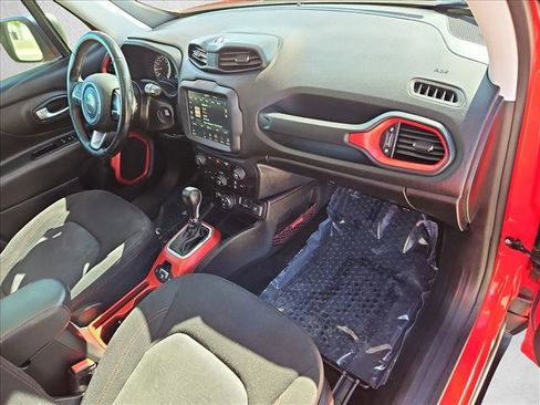 Used 2019 Jeep Renegade Trailhawk w/ UConnect 8.4 Nav Group AWD/4WD image 24