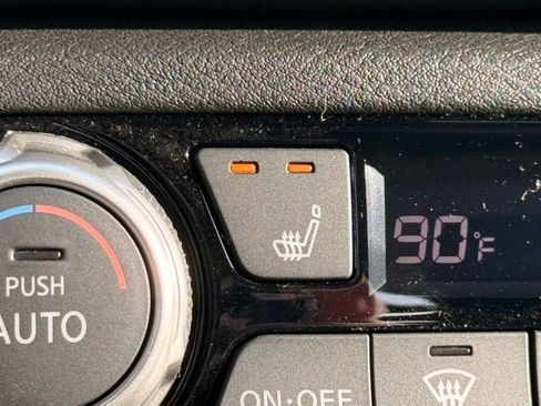 New 2025 Nissan Versa SR w/ Trunk Package image 30