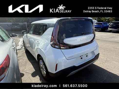 Certified 2023 Kia Soul LX w/ Option Group 015 FWD image 4