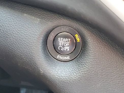 Used 2016 Jeep Cherokee Overland FWD image 24