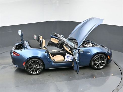 Used 2019 MAZDA MX-5 Miata Grand Touring image 40