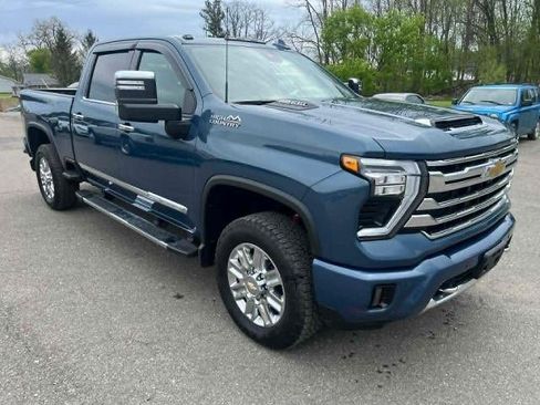 Used 2024 Chevrolet Silverado 2500 High Country w/ Z71 Off-Road Package AWD/4WD image 7