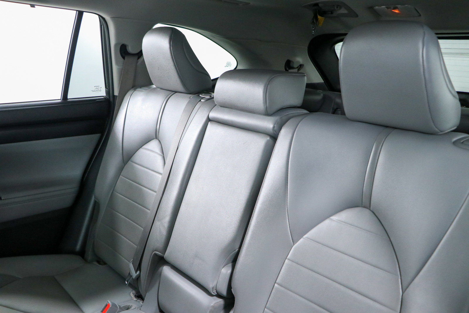 Used 2021 Toyota Highlander XLE FWD image 26