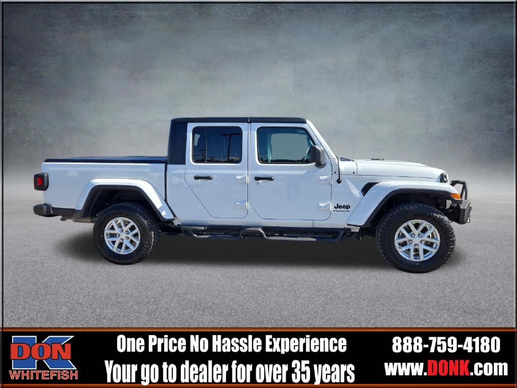 Used 2023 Jeep Gladiator Sport AWD/4WD image 9