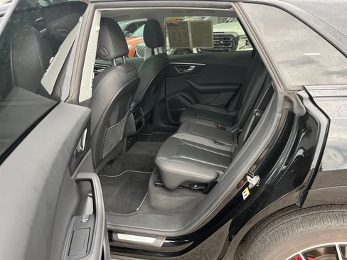 Used 2023 Audi Q8 Premium Plus w/ Premium Plus Package AWD/4WD image 32