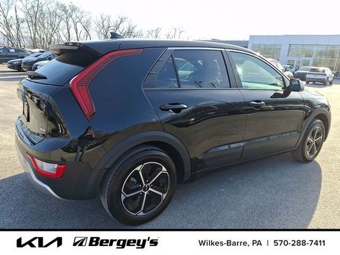Certified 2025 Kia Niro LX image 5